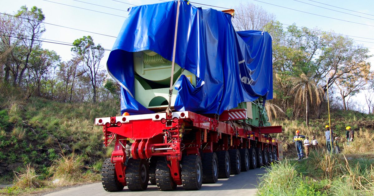 Collett transport 89 tonne diesel engine using an SPMT