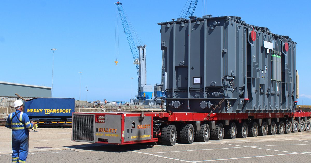 SPMT transporting an abnormal load