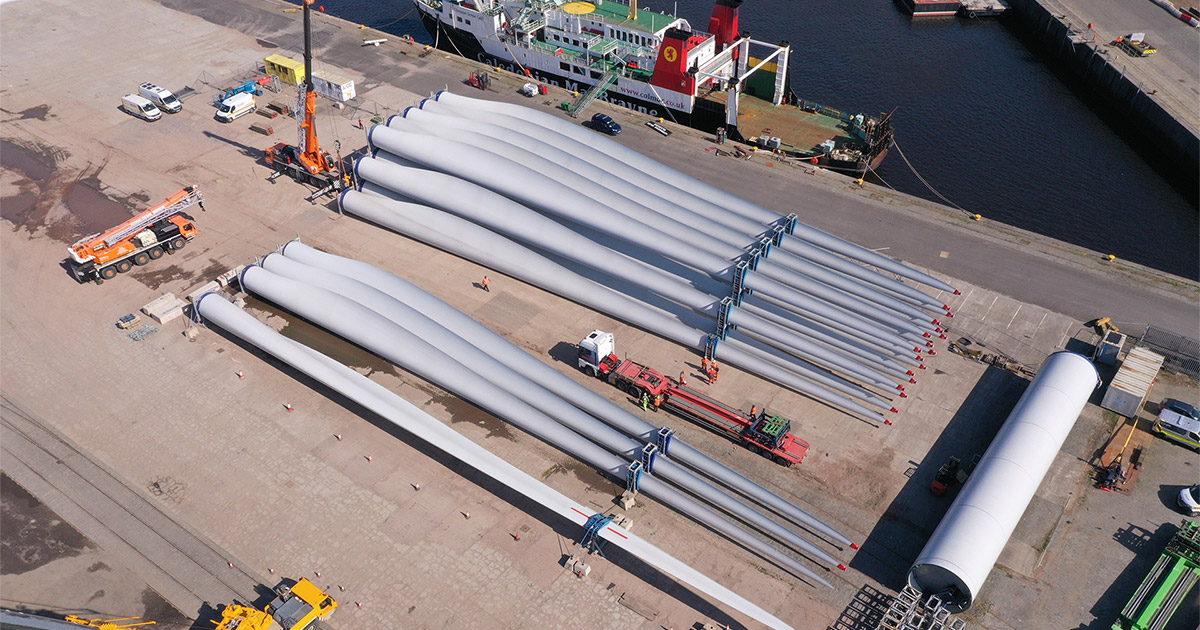 Limekiln Wind Turbine Blade Navigates Sharp Bend