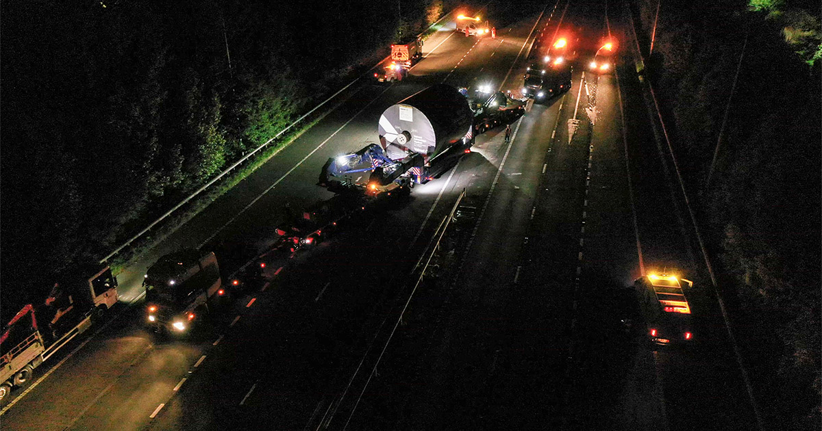 Yankee-Dryer-O1-2 Night-time motorway contraflow on M53 during Collett Yankee dryer transport