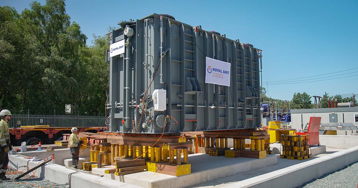 Beach-Landing-O2 Royal SMIT shunt reactor supported on hydraulic jacks during installation at Trawsfynydd Substation.